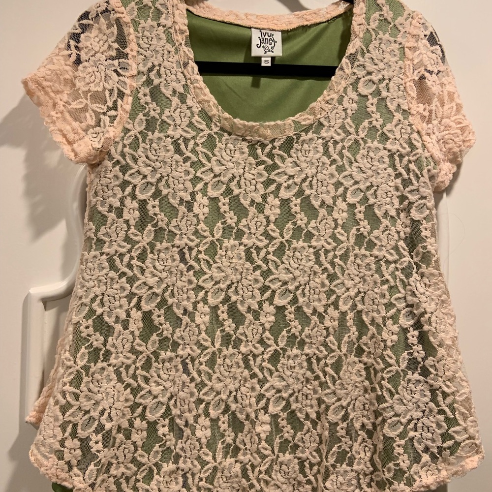 Ivy Jane short sleeve top